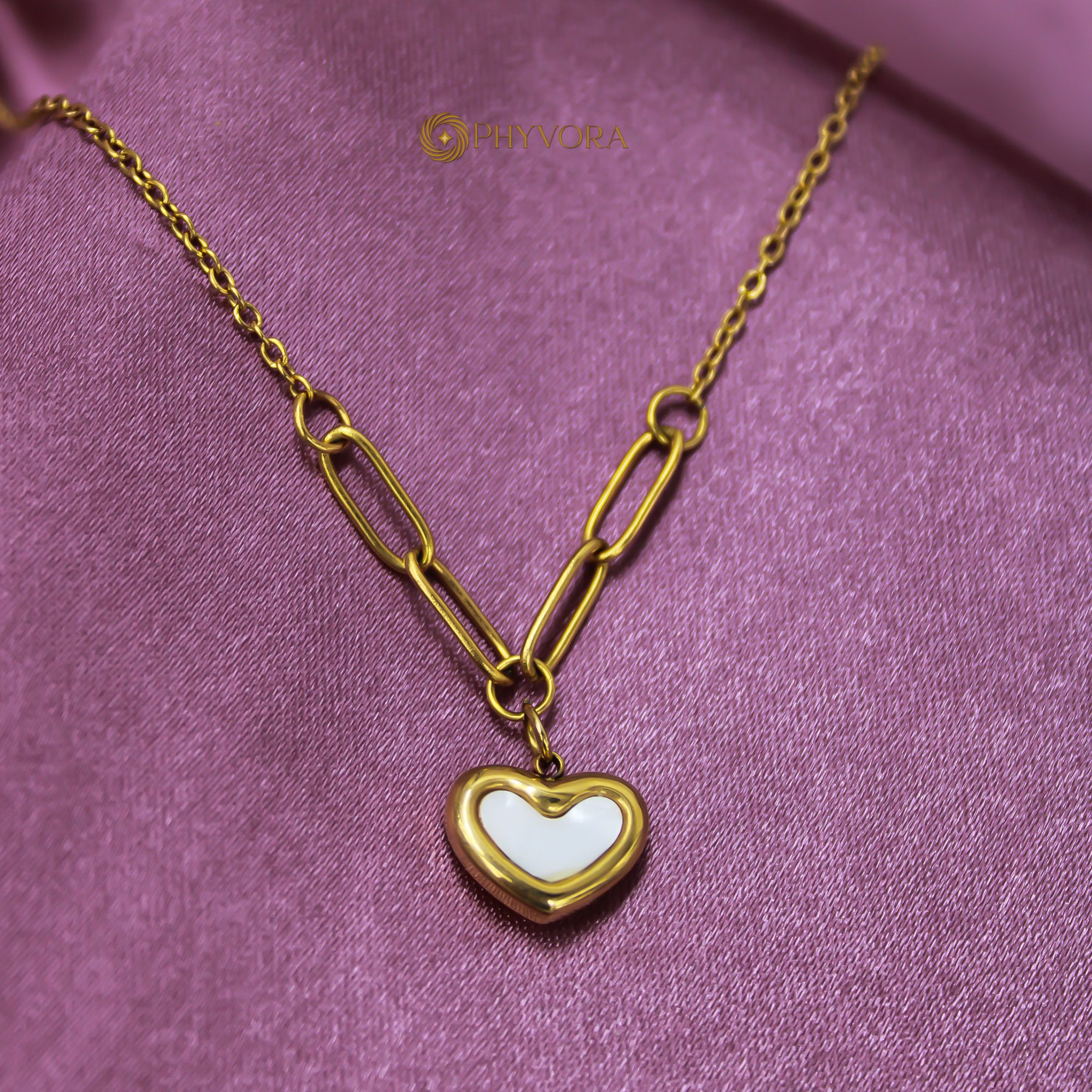 White Muse Heart Link Necklace